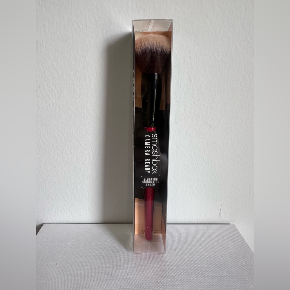 New Smashbox Blurring Foundation Brush